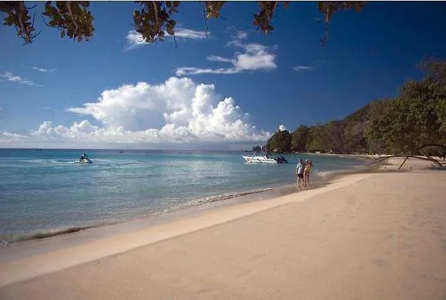 Rowsvilla Guest House Beau Vallon